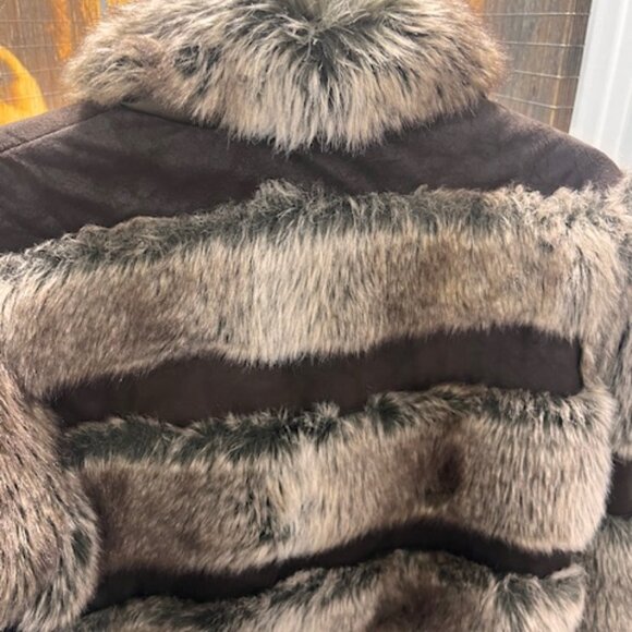 Faux fur, faux suede bomber Jacket - Picture 7 of 7